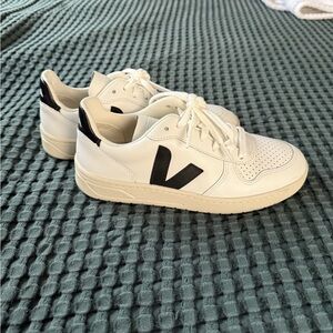 Veja V-10 Sneakers
